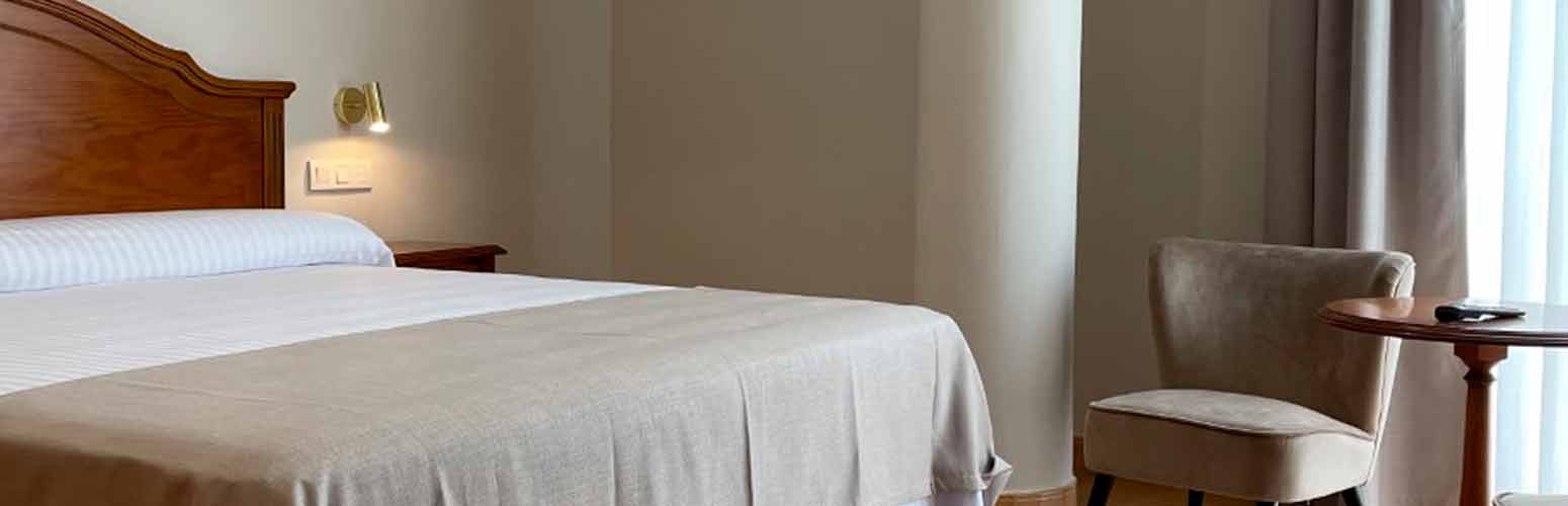 cama hotel almijara habitacion familiar cama habitacion familiar hotel almijara la herradura granada